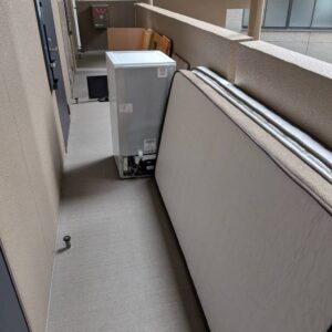 大分市で女性スタッフ不用品片付け作業