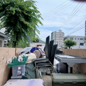 大分市で事務所の引っ越しに伴い不要な荷物回収。